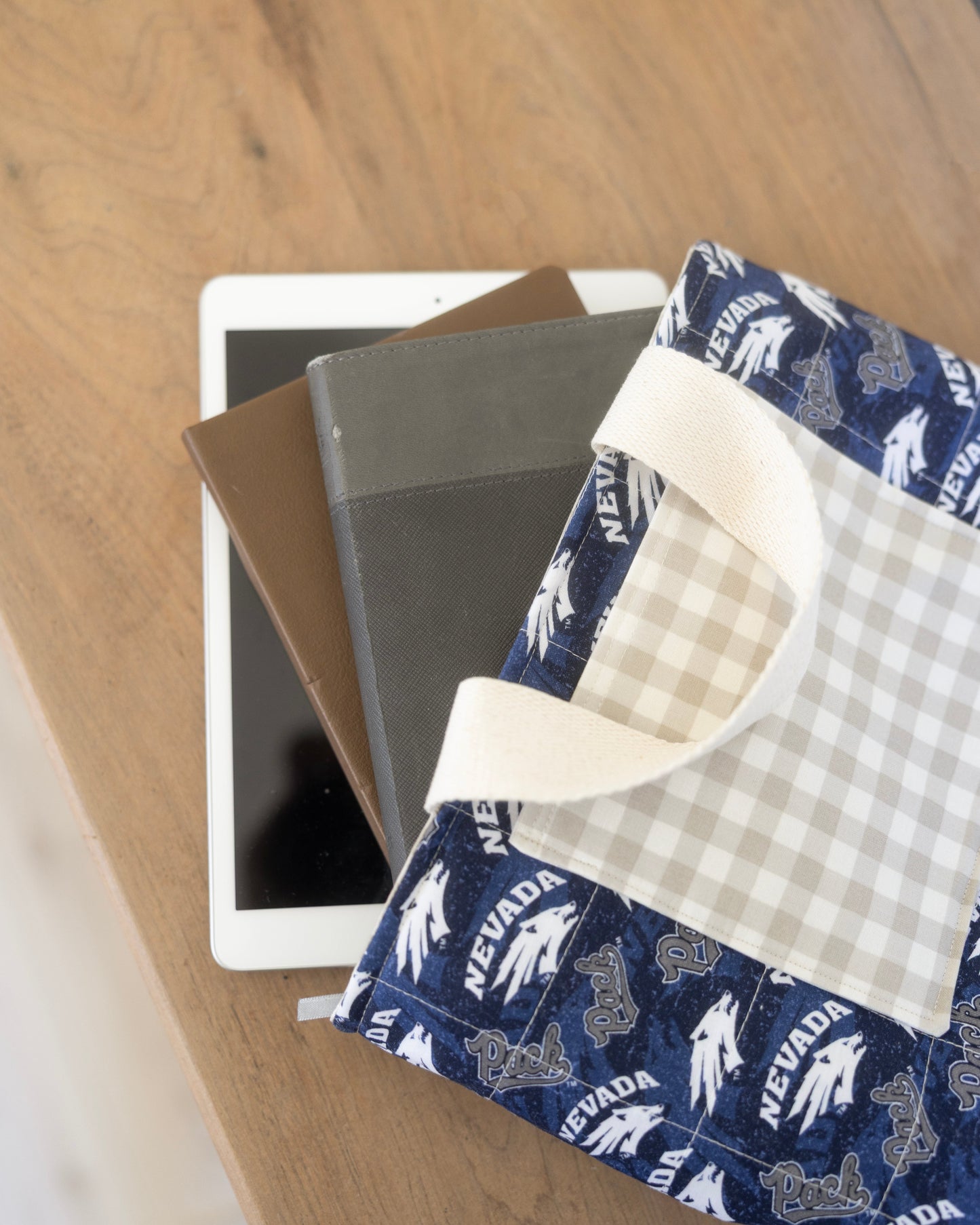 Bible Tote - Wolf Pack with Pocket
