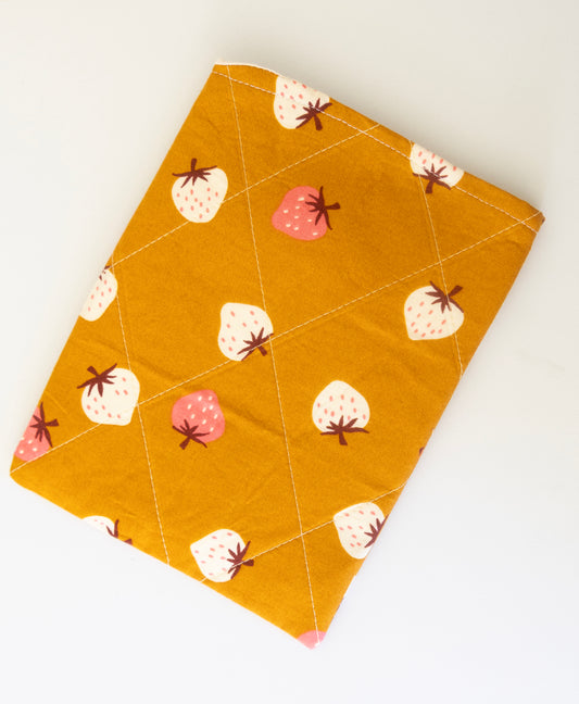 E-Reader Sleeve - Toffee Strawberries